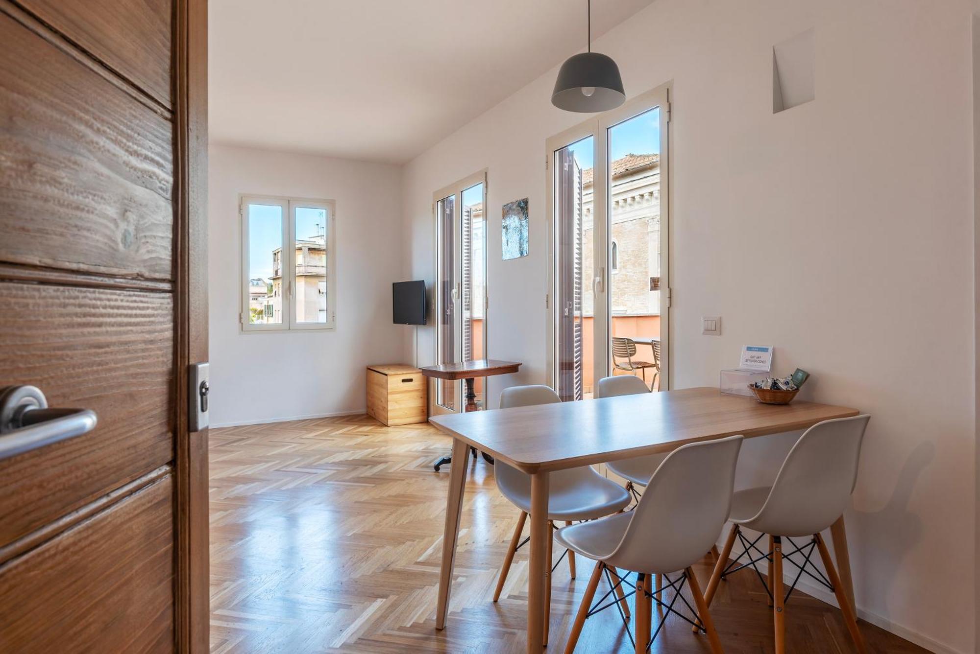 Apartment With Terrace In Via Del Pellegrino - FromhometoРим Экстерьер фото